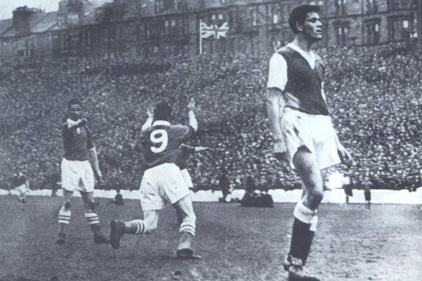 Old Scottish Football Clyde v Hibernian 1958 Scottish Cup Final Hampden