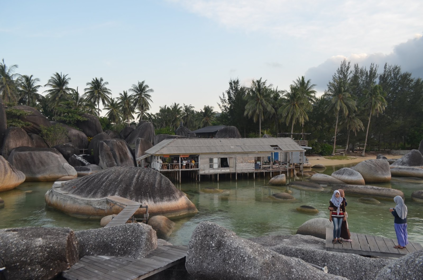 Segeram di Balik Pesona Alam Natuna
