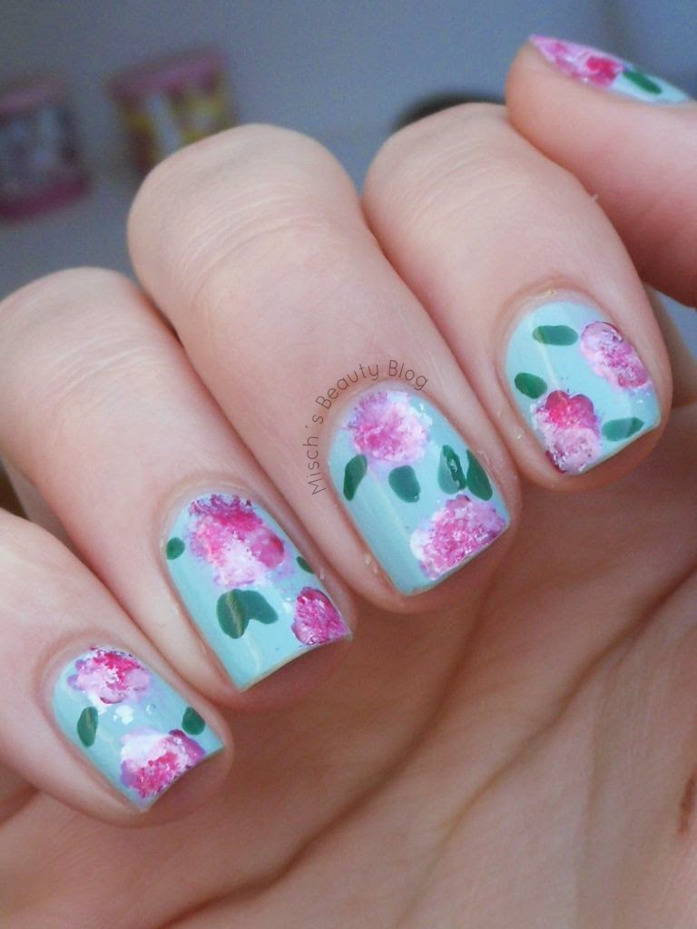 Misch's Beauty Blog NOTD Peony Flower Nail Art