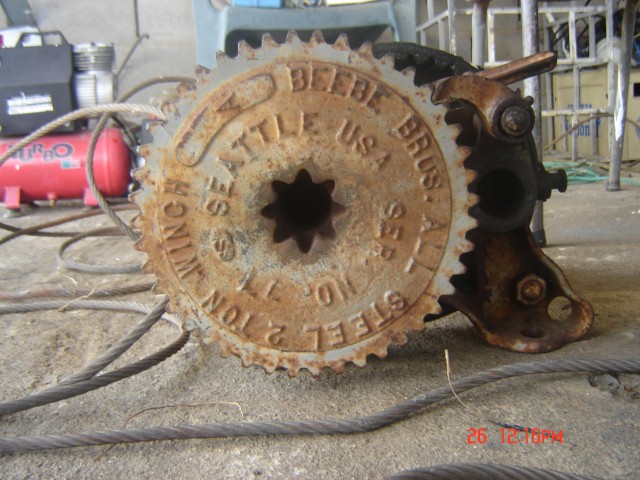 Weekend in the Workshop: Restauracion de un Winche Manual