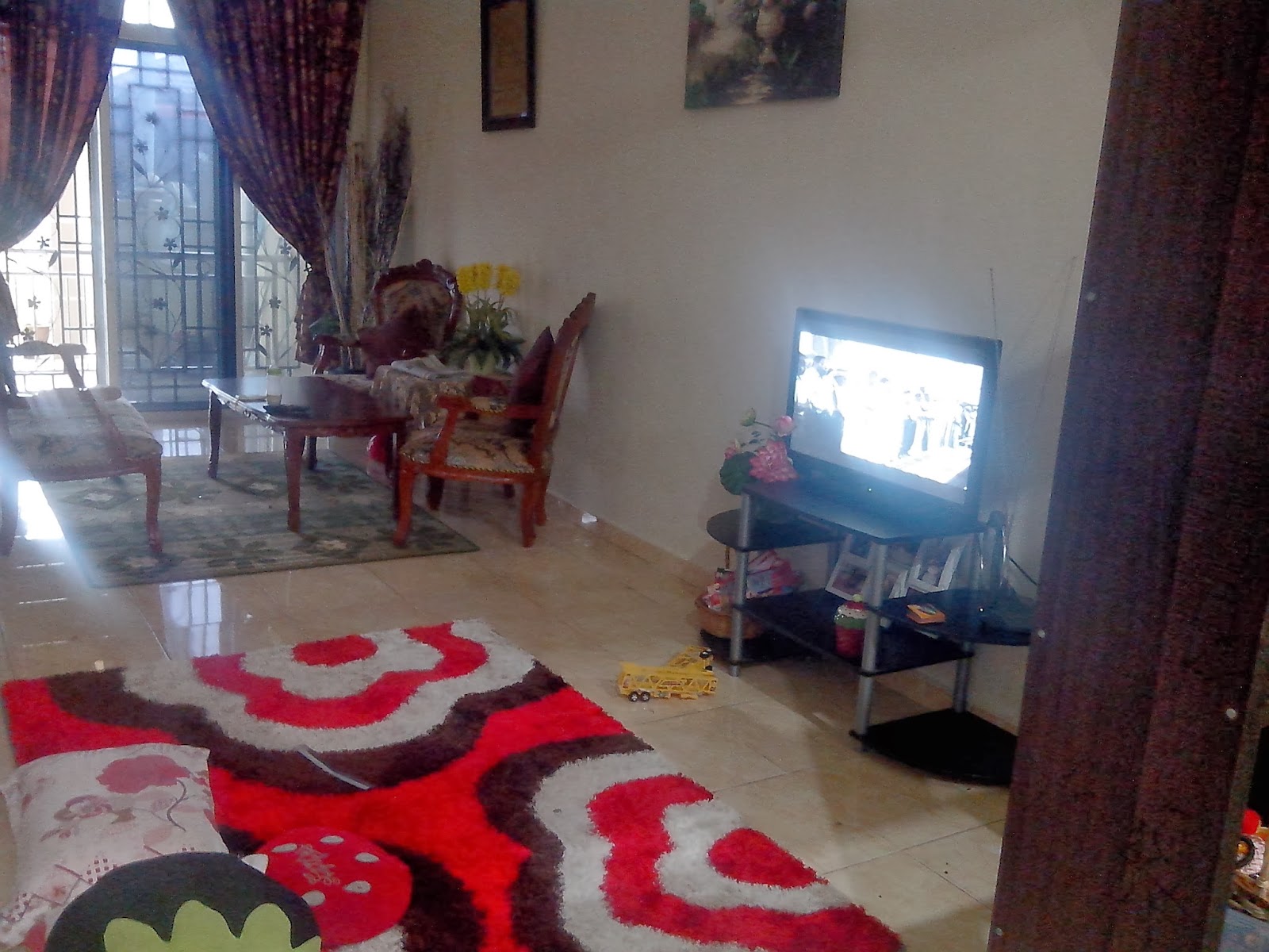Susun Atur Ruang Tamu Anayna Sweethome Okeh Mula2 Nak Tunjuk Susun Atur Kat Ruang Tamu Umah Ana Boleh Tak Korg Bagi Cadangan Apa Lagi Yang Perlu Diubah Elok Ker Biarkan Tempat Menonton Tv Tu
