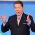 Apressado, Sílvio Santos bate carro em escada do SBT