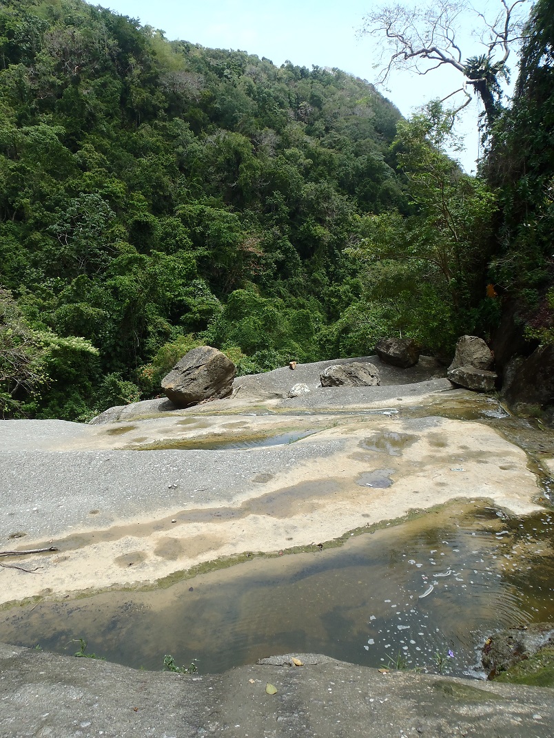 Rafiki, Loud en Marlène Kwaaman & Tacky waterval in Islington (Jamaica)