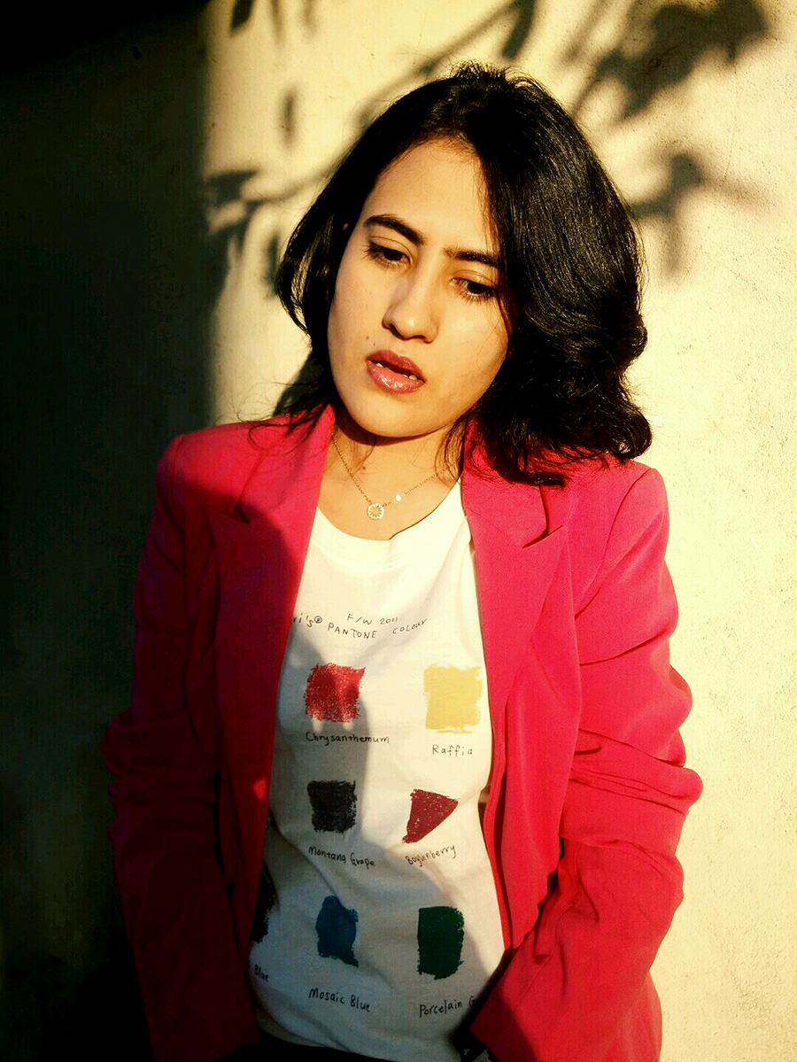 PINK BLAZER AND GRAPHIC TEE |STYLE AND ILLUSTRATION BLOG BY DHEERA JOSHI Levi's tee,Only pink blazer,personal style blogger,indian fashion blogger