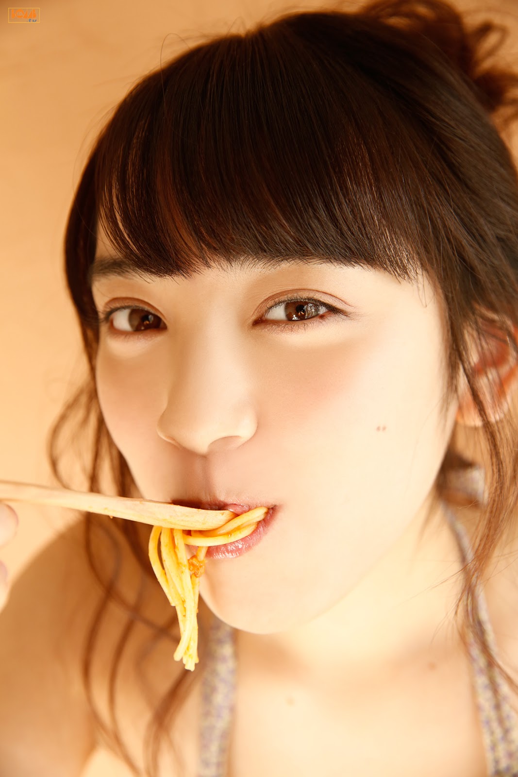Nao Kanzaki and a few friends: Sayaka Tomaru: Bomb-TV scans from March 2015