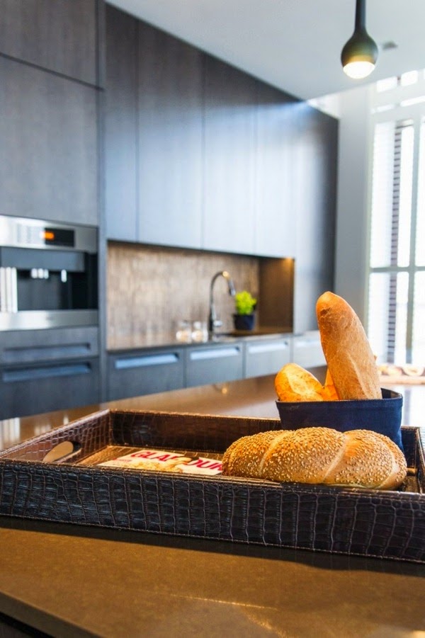 A high-tech Apartment design
