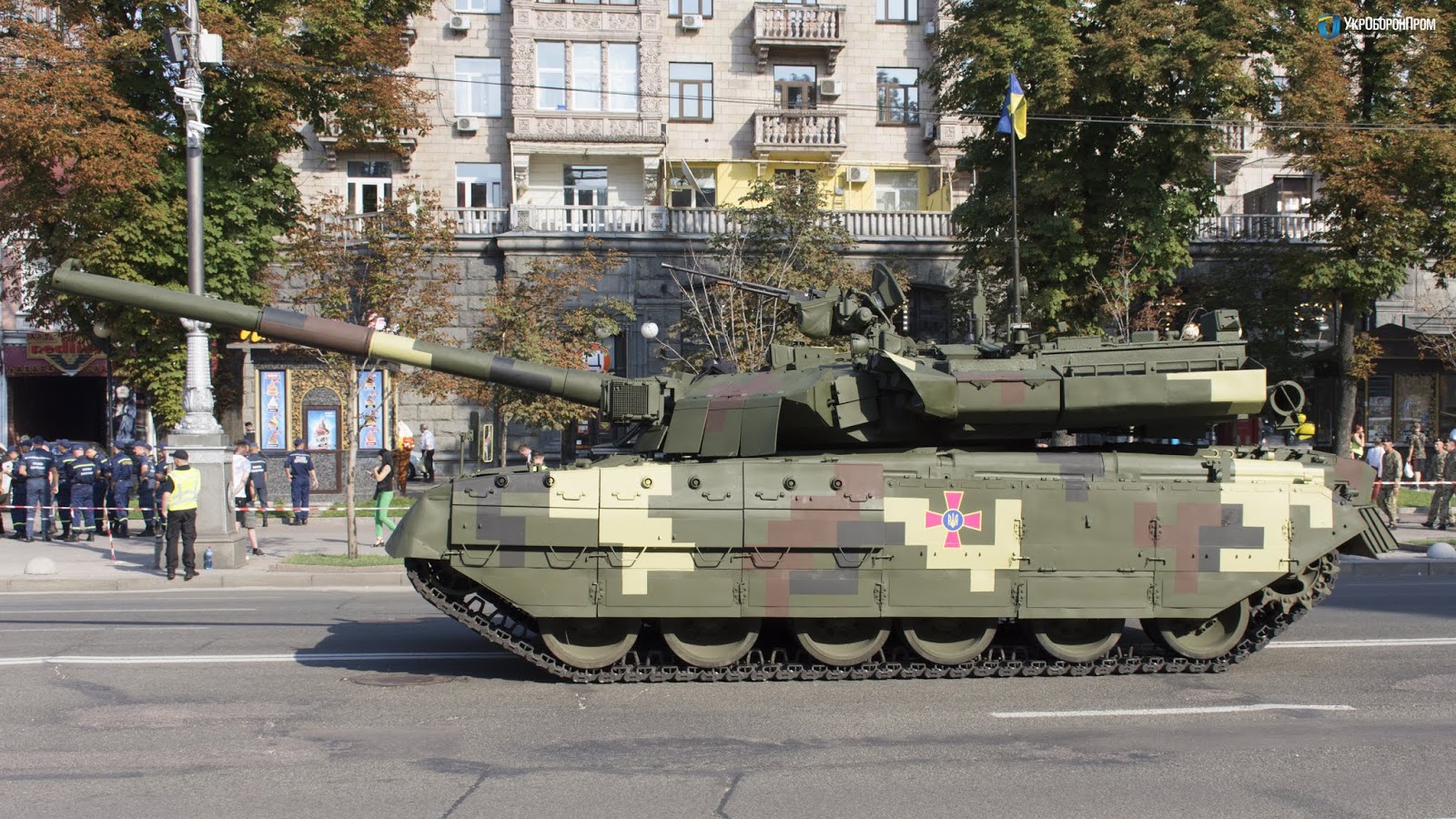 Основний бойовий танк Т-84-120 «Ятаган» на Ukrainian Military Pages
