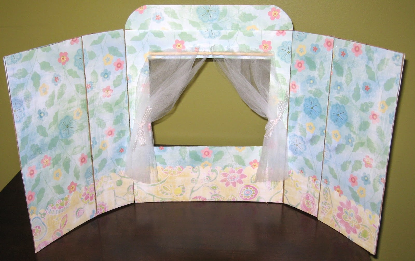 Monica Katie DIY Finger Puppet Theater