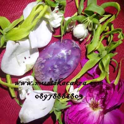 MUSTIKA PERI BULAN BENDA PENGASIHAN, BATU BERTUAH, BATU BERKODAM, AZIMAT AMPUH,PUSAKA, MUSTIKA PERI BULAN