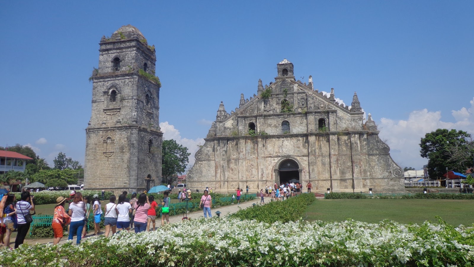 The Wandering Juan: Lakbay Norte: Paoay Church in Ilocos