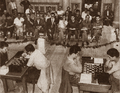 Partidas de ajedrez Tukmakov-Bronstein y Farago-Simón en el VIII Campeonato Mundial Juvenil de Ajedrez