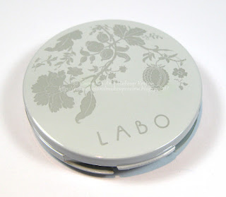Labo Make-Up - Pure Flower Compact Eye-shadow Duo n.03 Olive green/Aqua green - descrizione Labo Make-Up - Pure Flower Compact Eye-shadow Duo n.03 Olive green/Aqua green - descrizione