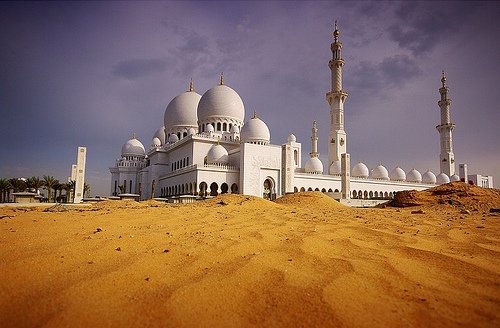 صور رائعة لمسجد الشيخ زايد في مدينة أبوظبي Abudhabi صور رائعة لمسجد الشيخ زايد في مدينة أبوظبي Abudhabi