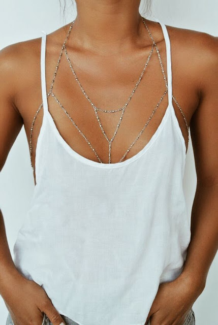 Bodychain - Moda acessório in da estação primavera-verão 2016 Bodychain - Moda acessório in da estação primavera-verão 2016