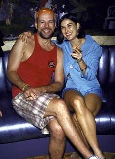 Demi Moore y Bruce Willis Foto de Demi Moore sentada junto a su ex esposo Bruce Willis