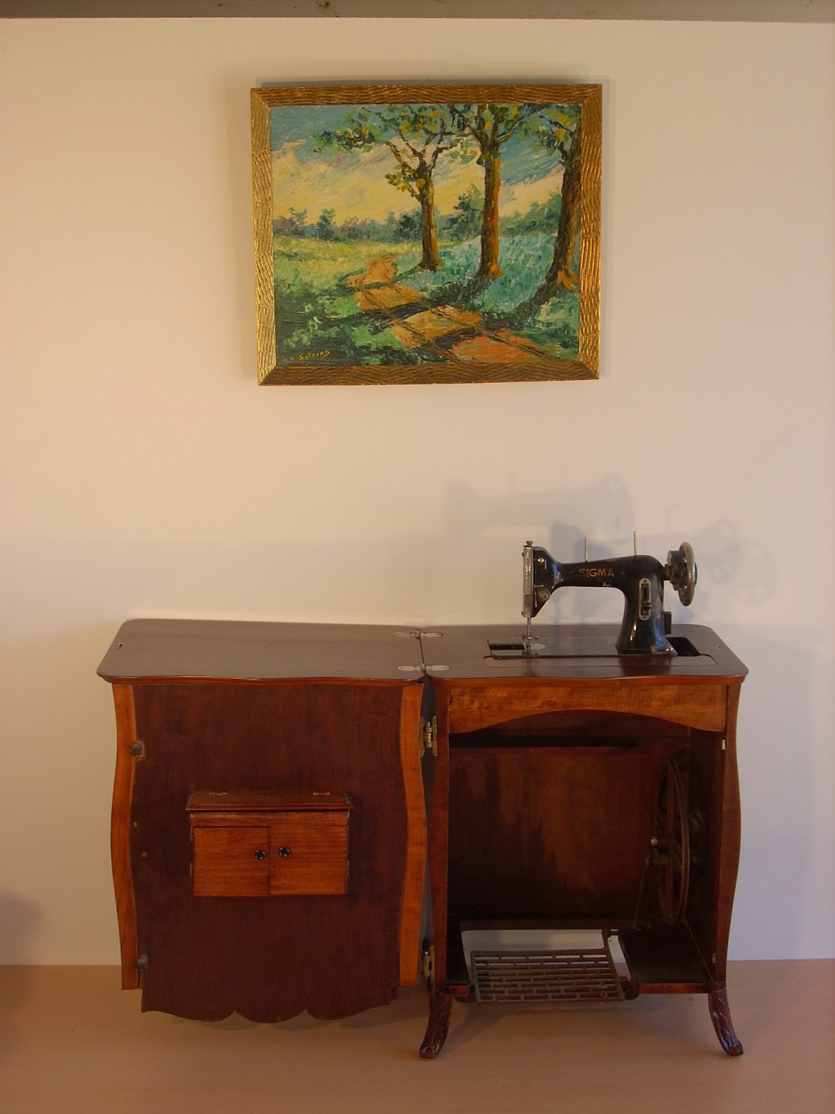 VENTA DE MUEBLES ANTIGUOS RESTAURADOS NATURMOBLE MUEBLE CLASICO CON MAQUINA DE COSER