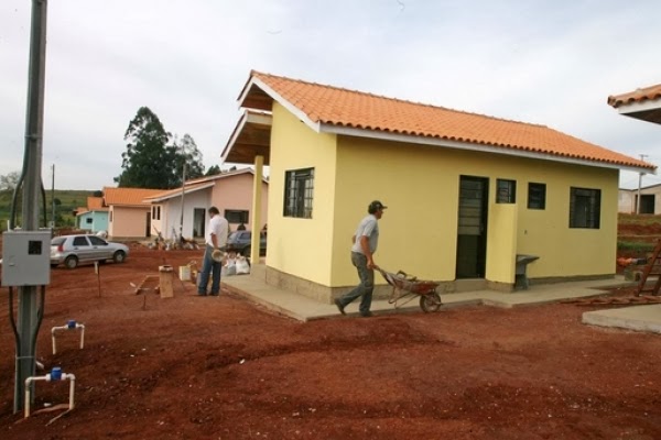 Resultado de imagem para igreja investe dízimos em construção de moradias