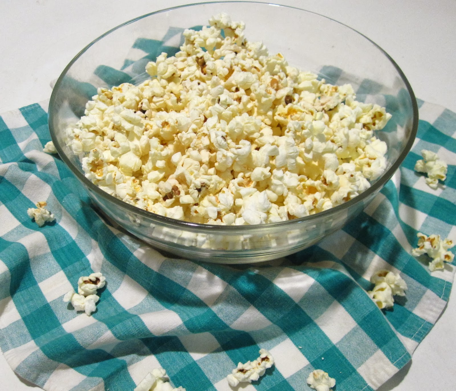 DIY Easy Homemade Stove Top Popcorn (with a variety of seasoning ideas