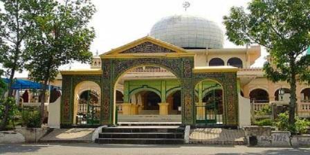 16 Tempat Wisata Riau Paling Populer Masjid Senapelan masjid senapelan pekanbaru masjid raya senapelan pekanbaru sejarah masjid raya senapelan pekanbaru masjid raya senapelan