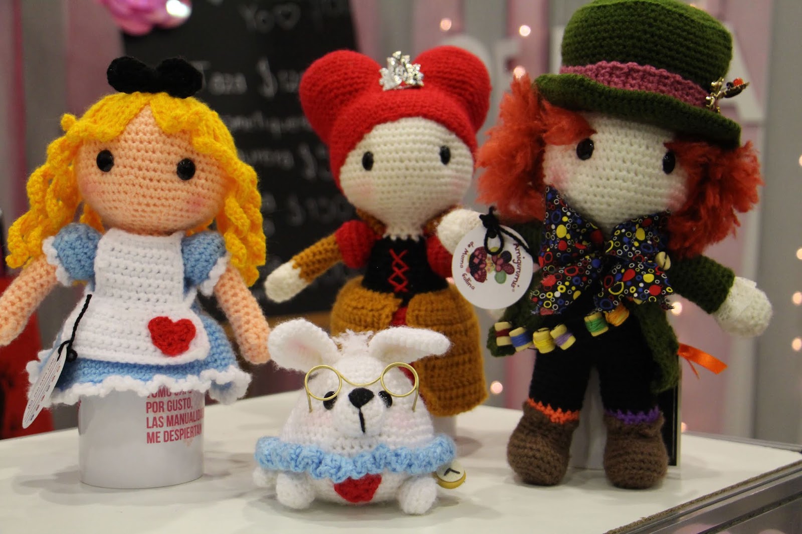 amigurumi alicia en el pais de las maravillas