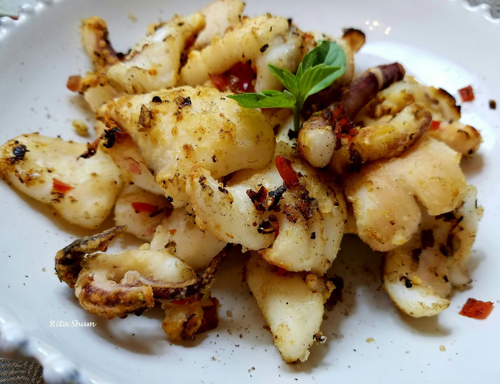 椒鹽大尾魷(非油炸）Oven grilled salt and pepper squid Rita Shum