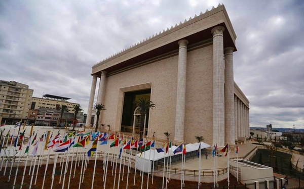 CÂMARA APROVA PROJETO QUE PRORROGA BENEFÍCIOS FISCAIS PARA IGREJAS E INSTITUIÇÕES BENEFICENTES TEMPLO DE SALOMÃO, DA IGREJA UNIVERSAL DO REINO DE DEUS, EM SÃO PAULO. | FOTO: NACHO DOCE/REUTERS.