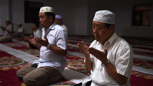 Muslim Uighur Dilarang Ibadah, MUI: Dunia Islam Bisa Boikot Produk Cina