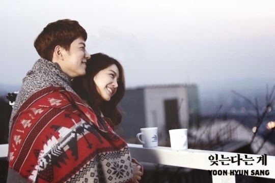 Hong Jong Hyun gives a sweet back hug in Yoon Hyun Sang's 'Time Forgets