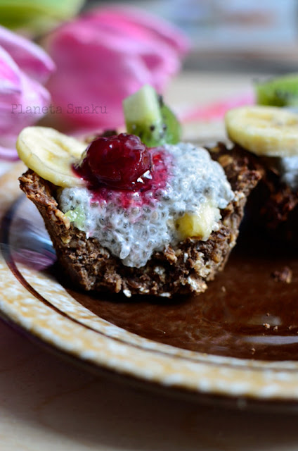 babeczki owsiane, kruche babeczki z puddingiem chia, chia pudding, zdrowe słodkości