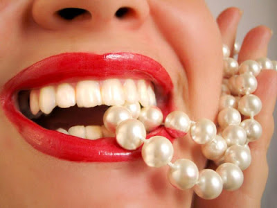 whitening-teeth-is-safe-or-not