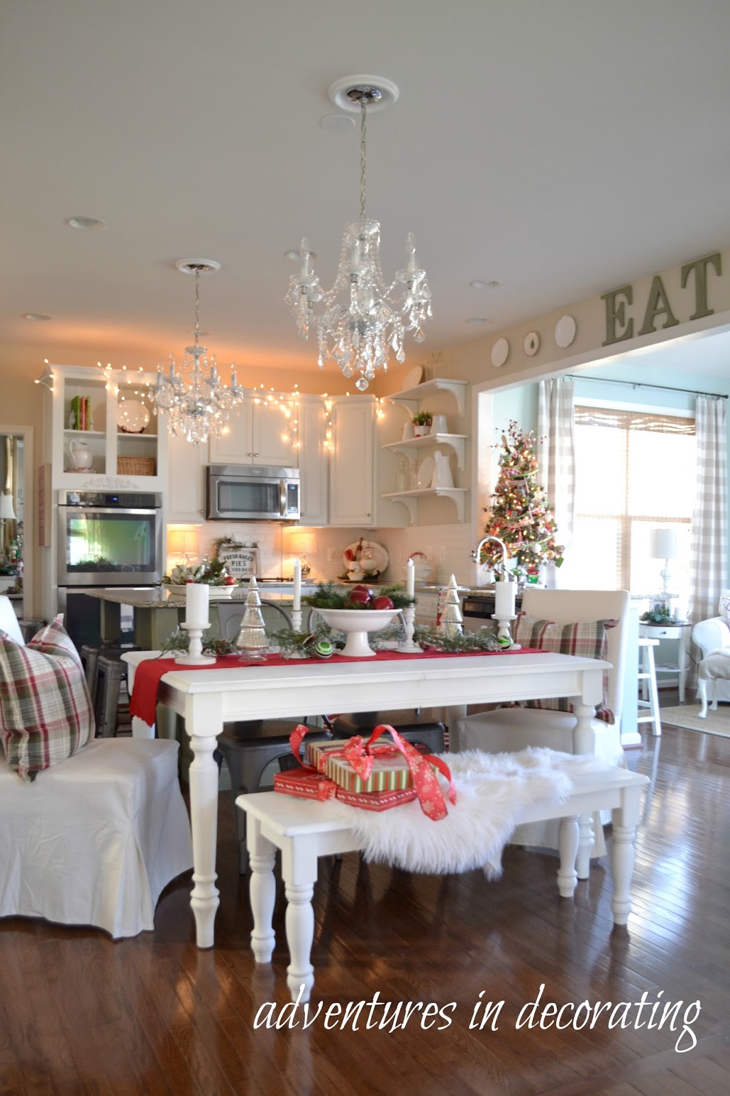 Adventures in Decorating: Our 2015 Christmas Kitchen