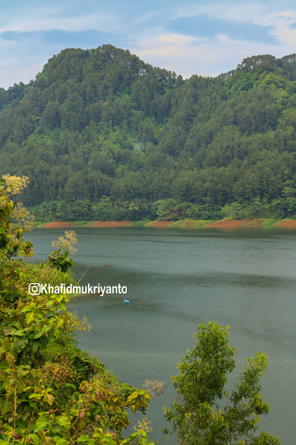 22 Tips dan Cara Memotret Landscape Saat Traveling 22 Tips dan Cara Memotret Landscape Saat Traveling