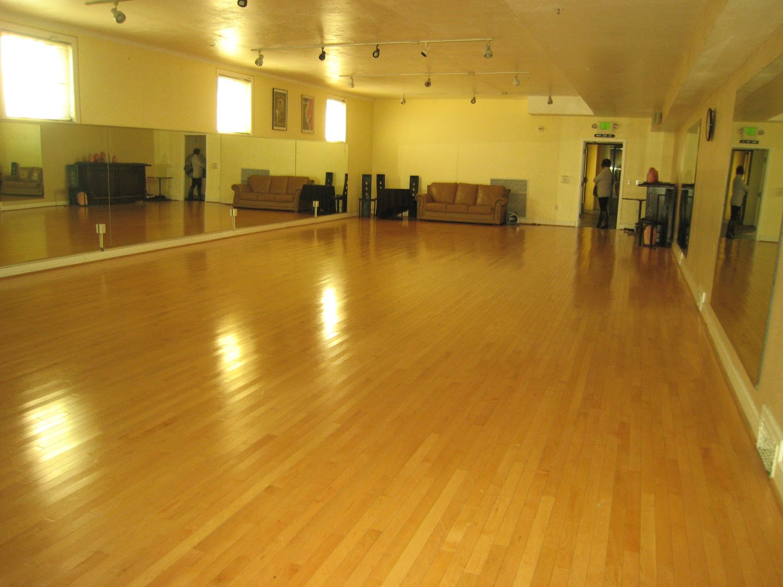 BANQUET/PARTY/DANCE HALL FOR RENT IN FULLERTON, CALIFORNIA Dance