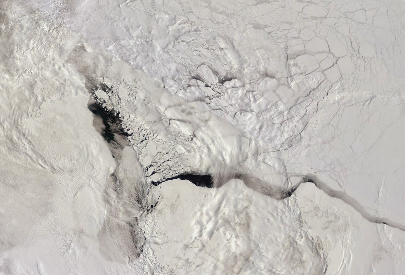 Morze Beauforta - powstająca kra lodowa