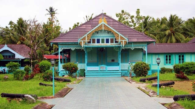 kerajaan mempawah dari panembahan inak bapusat kerajaan mempawah dari panembahan inak bapusat