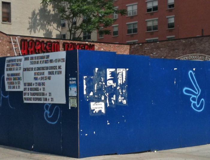 H A R L E M + B E S P O K E ☞ REVIVE The Harlem Tavern Patio & Walls