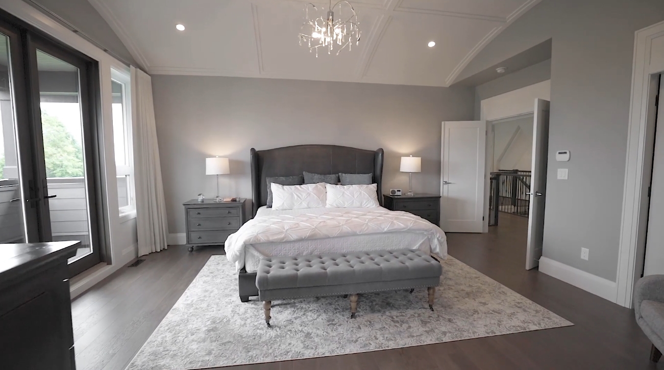 36 Photos vs. 15911 39A Avenue, South Surrey, BC - Sotheby's International Realty Canada - Luxury Home & Interior Design Video Tour