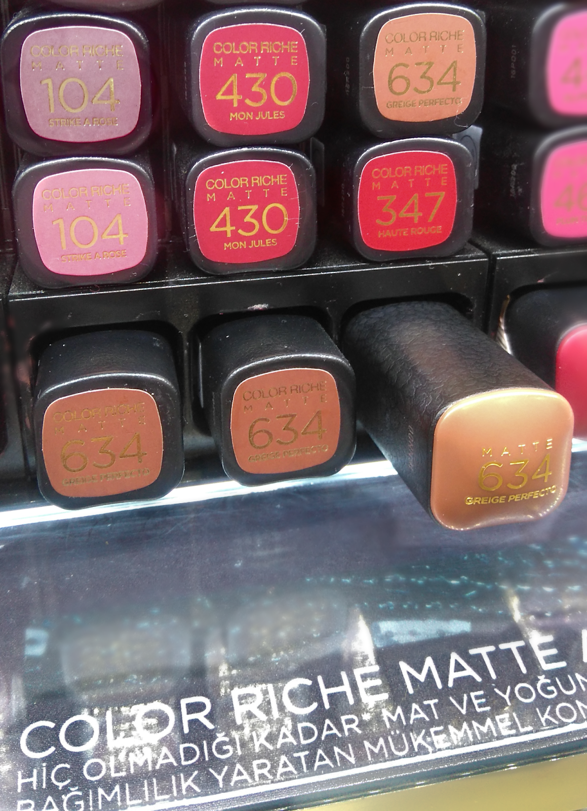 Kozmetik Makyaj Yepyeni Mat Ruj Kesfim Loreal Color Riche Matte Addiction Birsenle Hayata Dair Ne Varsa