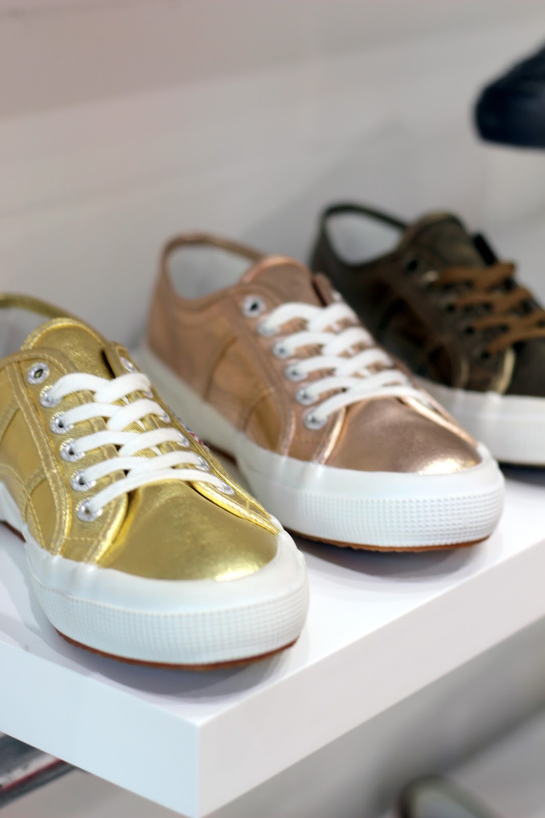 Rose Gold Walking Hello Miss Jordan(07)