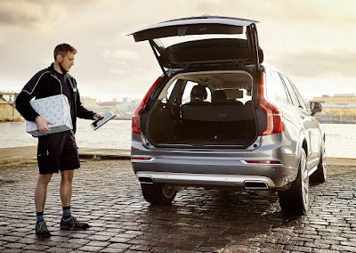 Η Volvo παρουσιάζει τεχνολογία για παράδοση προϊόντων από online αγορές στο αυτοκίνητο χωρίς να είναι αναγκαία η παρουσία του οδηγού/ιδιοκτήτη