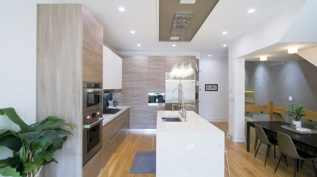 35 Interior Design Photos vs. 3046 N Ashland Ave Unit 1, Chicago Luxury Townhome Tour