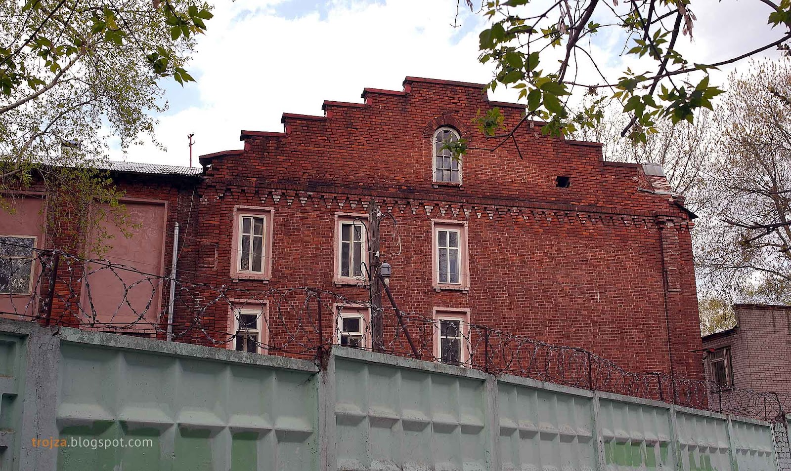 зао "щелковская шелкоткацкая фабрика". щелковская шелкоткацкая фабрика фото. москва щелковская шелкоткацкая фабрика. щелковская фабрика. щелково техноткань фабрика.