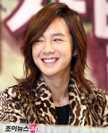 So Cute Hairstyles: Long Hairstyles Jang Geun Suk