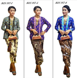 Desain baju batik pramugari untuk wanita muda Desain baju batik pramugari untuk wanita muda