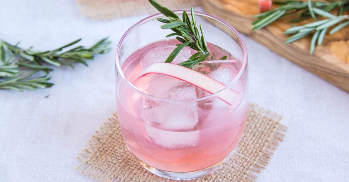 Rhubarb and Ginger Gin healthydrink easyrecipe