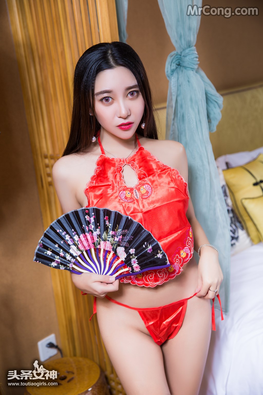 TouTiao 2017-03-11: Model Li Zi Xi (李梓 熙) (41 photos) photo 1-1
