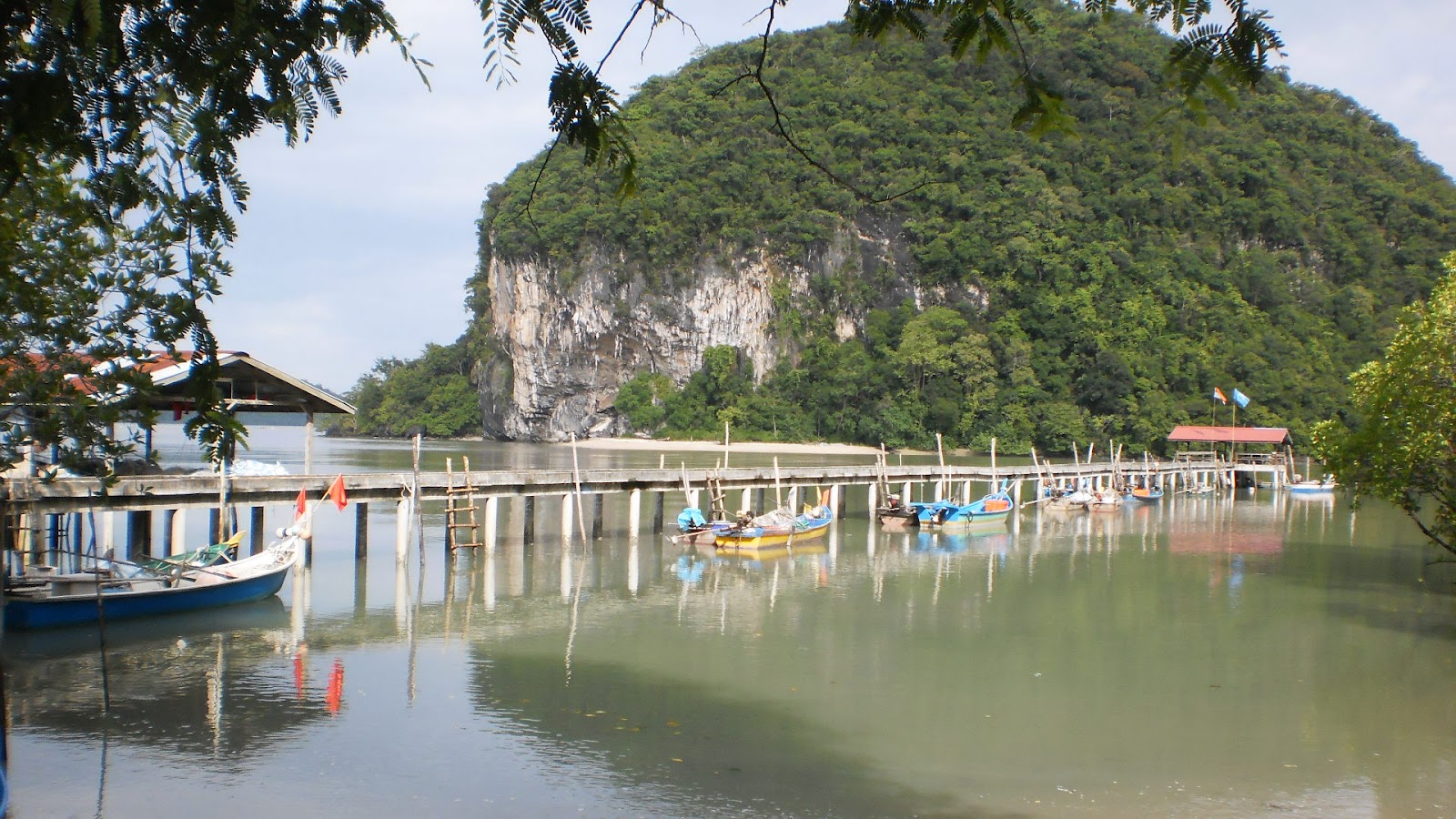 Panggilan Pulau Tuba Suasana Kampung di Pulau Tuba