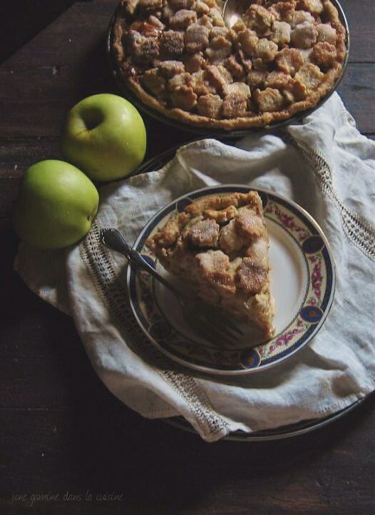 une gamine dans la cuisine Apple Pie with Caramel & Goat Cheese