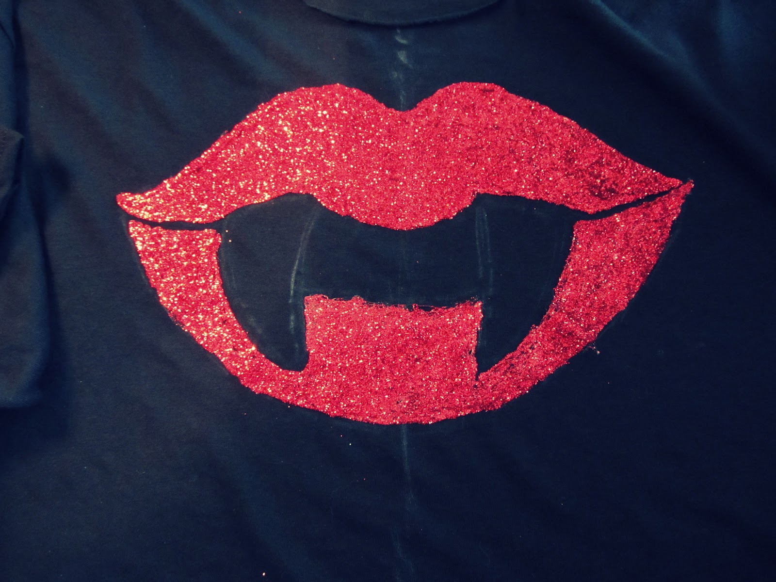 WobiSobi Glitter,Vampire Teeshirt,DIY