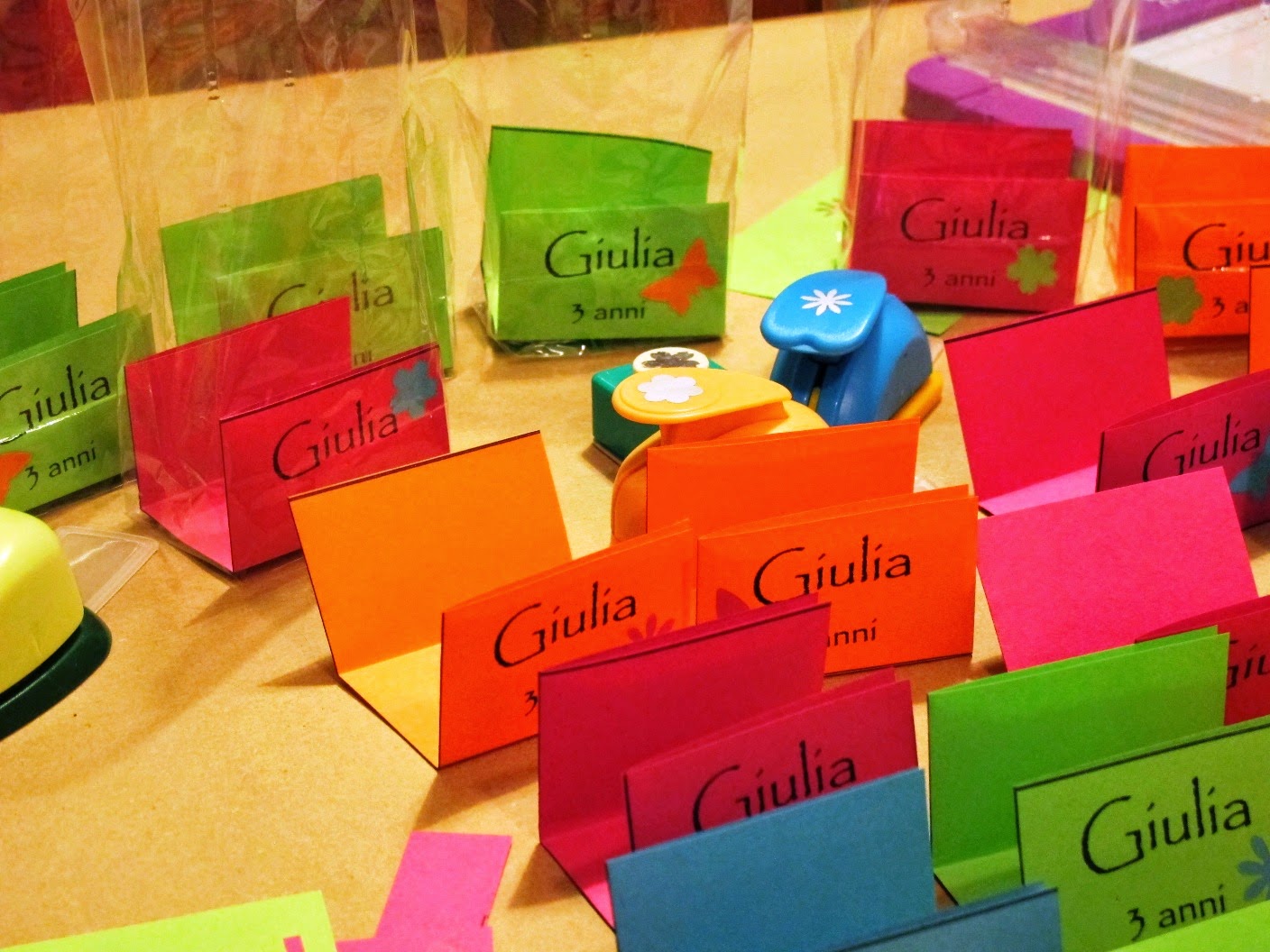 Angolino di Liana: Sacchetti colorati per caramelle